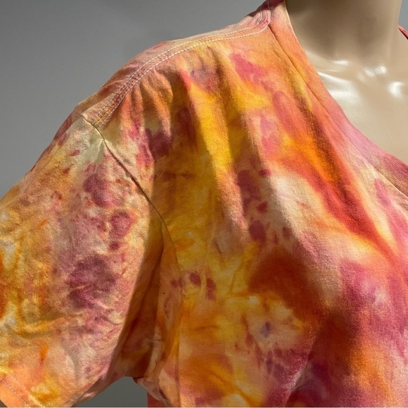 Tie dye vneck tshirt 2XL starburst galaxy in pink,orange, gold gravity dye - Picture 6 of 8